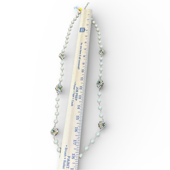 NWT Charter Club Pearl Necklace with Gold & Green Rhinestone Embellishments - Picture 5 of 6
